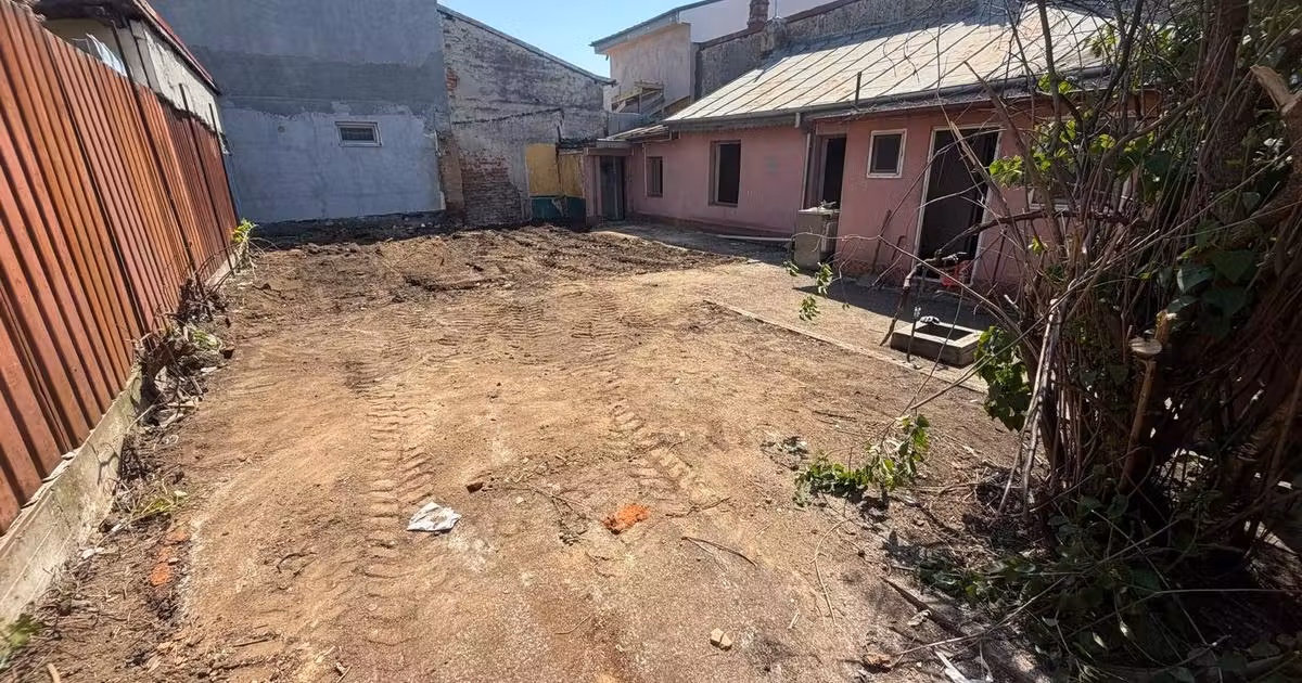 Casă individuală de vânzare cu 4 camere în zona Rahova, Sector 5