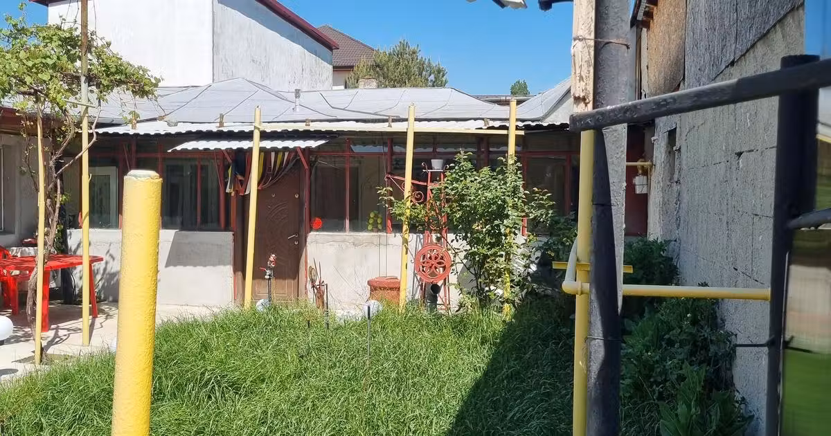 Casă individuală de vânzare cu 3 camere, mobilată în zona Rahova, Sector 5