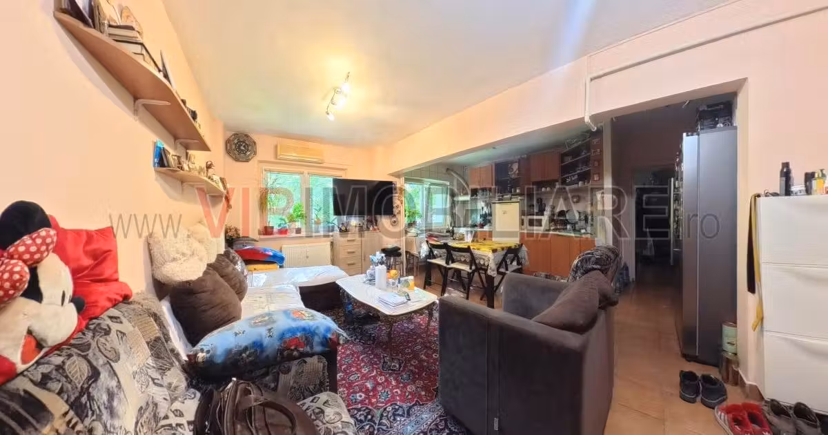 Apartament de vânzare cu 4 camere, mobilat în zona Văcăresti, Sector 4