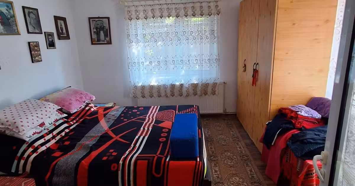 Casă individuală de vânzare cu 3 camere în zona Rahova, Sector 5