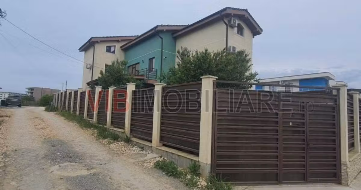 Casă de vânzare cu 10 camere în Mamaia-Sat