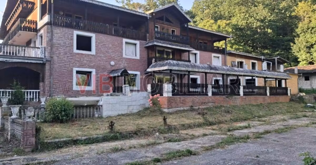 Teren · 600 m², Sud-Vest, Moldova Nouă