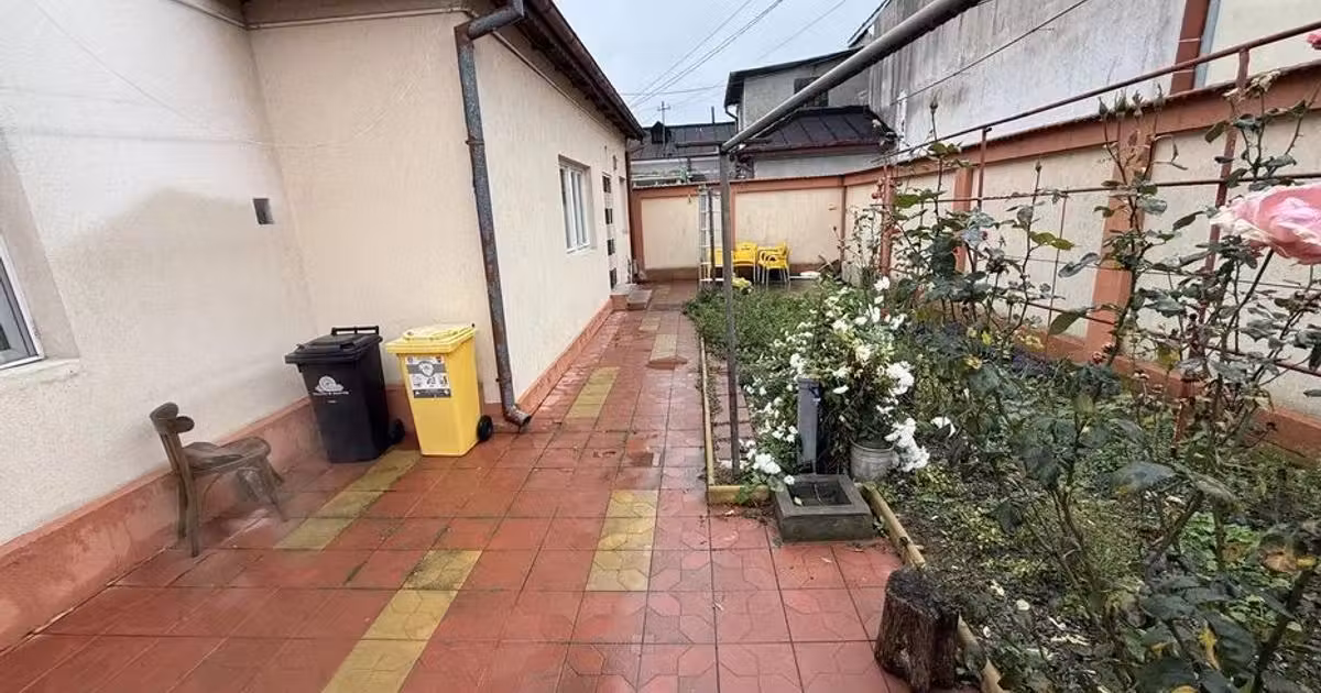 Casă individuală de vânzare cu 4 camere în zona Tomis II, Constanța