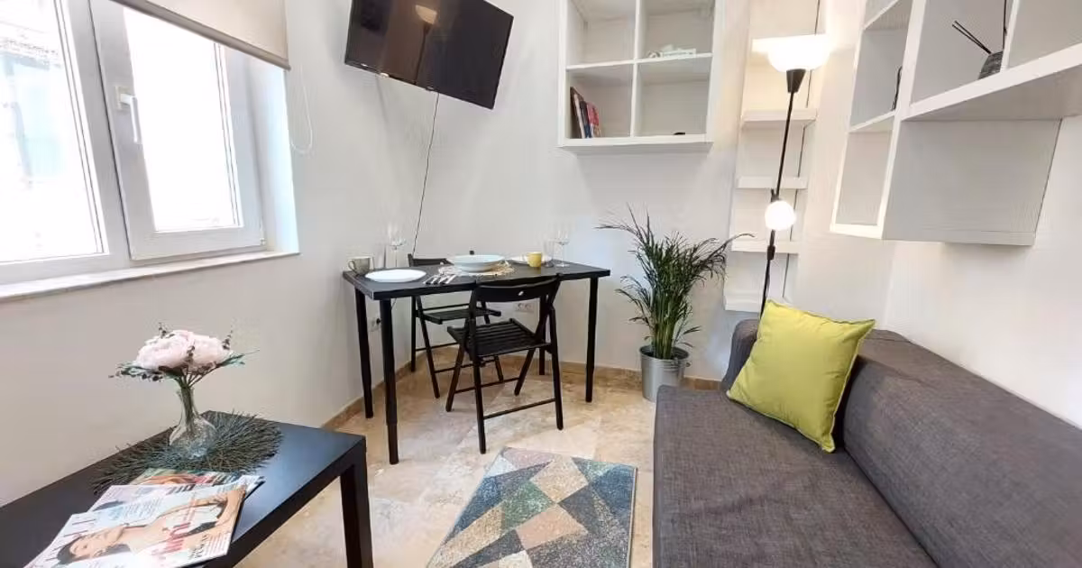 Casă de vânzare cu 2 camere, mobilată în zona P-ța Universității, Ultracentral