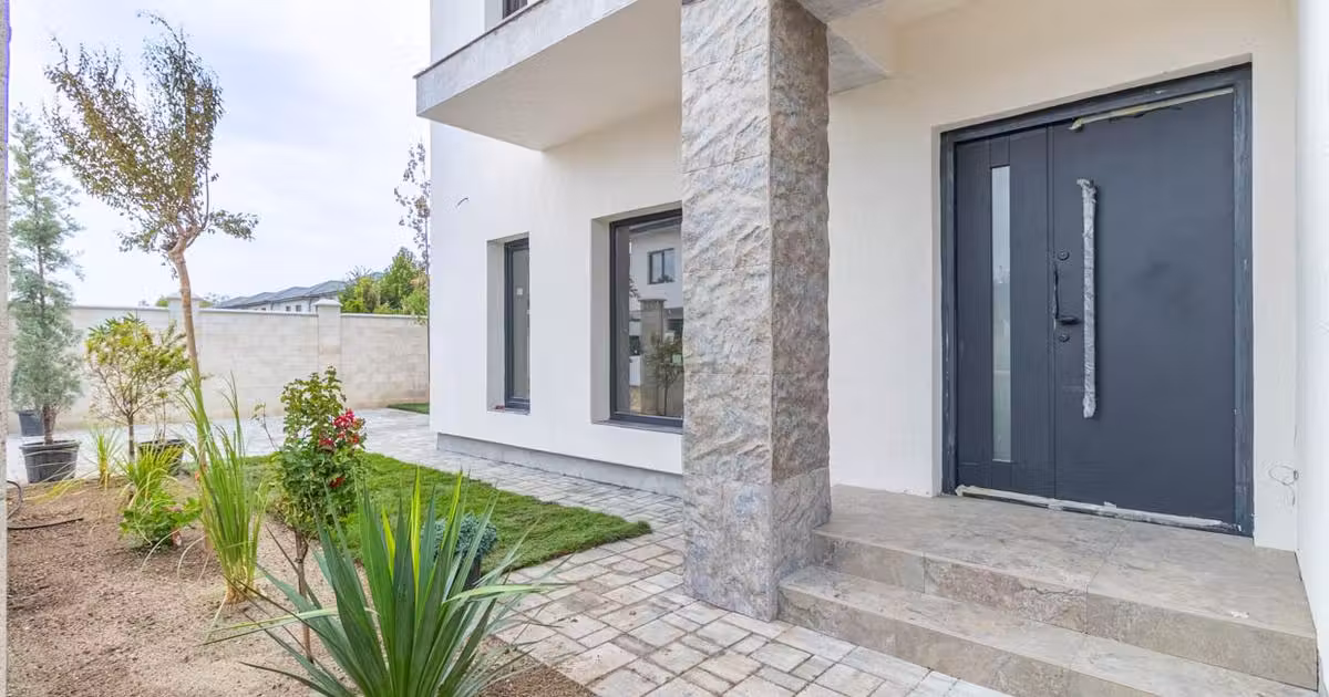 Casă individuală de vânzare cu 5 camere în zona Prelungirea Ghencea, Sector 6