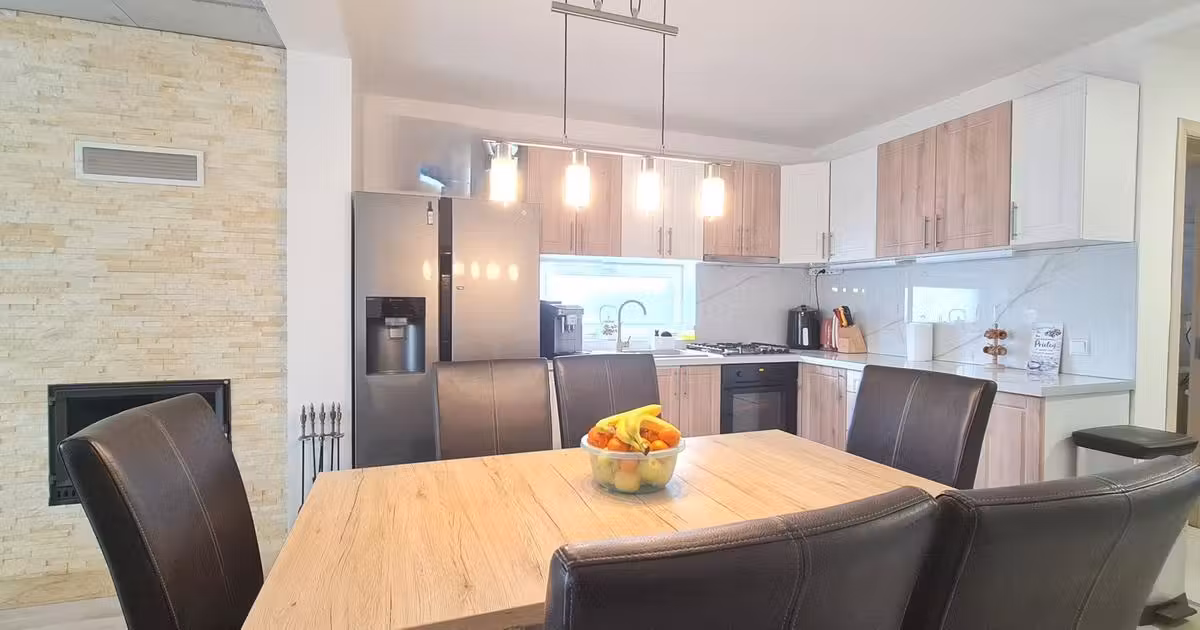 Duplex de vânzare cu 4 camere, mobilat în Tărlungeni
