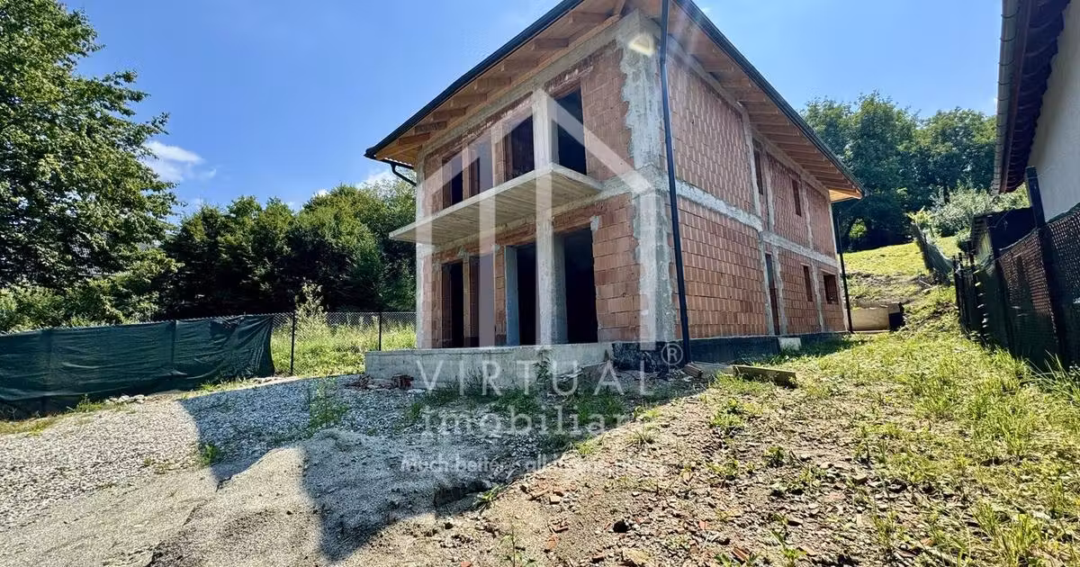 Casă individuală de vânzare cu 4 camere în Cisnădie