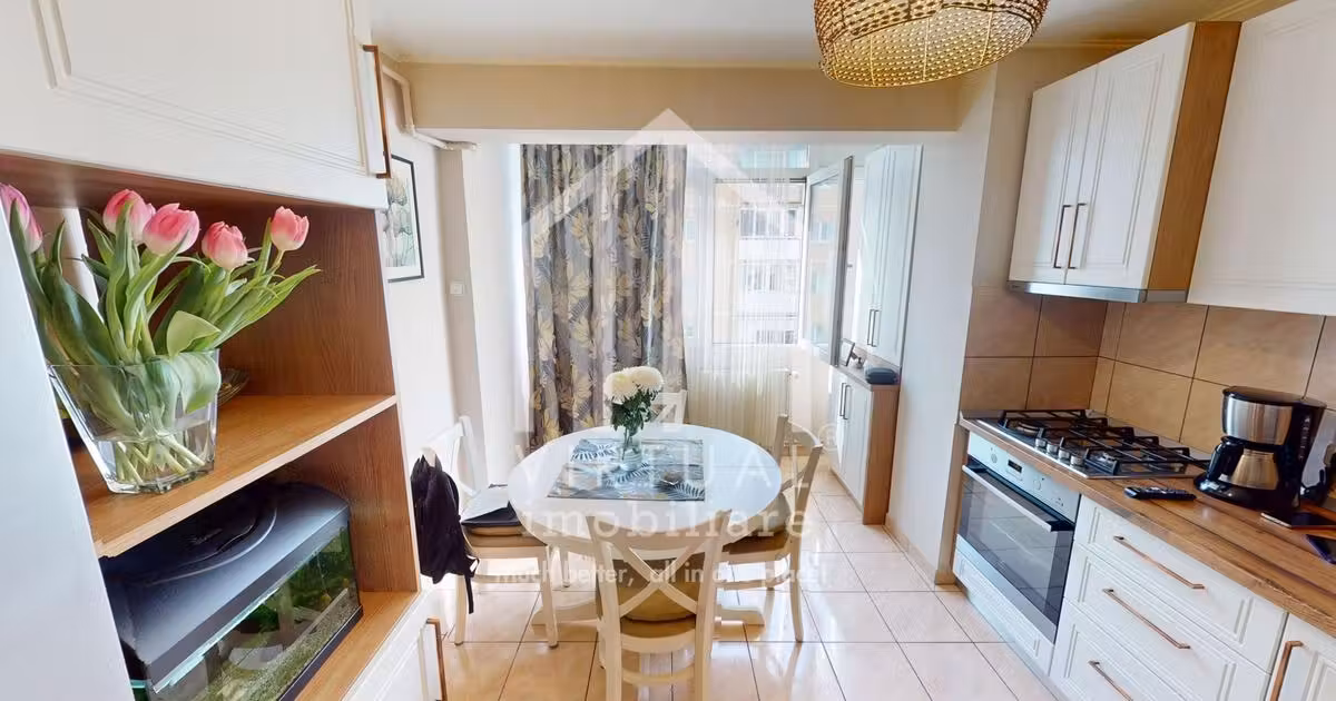 Apartament de vânzare cu 3 camere, mobilat în zona Vasile Aaron, Sibiu