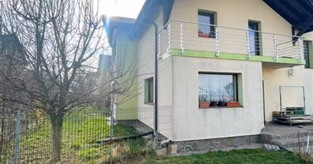 Casă individuală de vânzare cu 5 camere în zona Stupini, Brașov