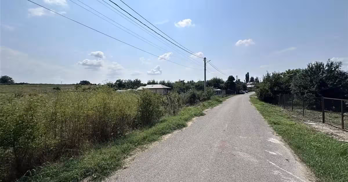 Teren Construcții intravilan de vânzare de 2782 mp, în Crevedia Mare