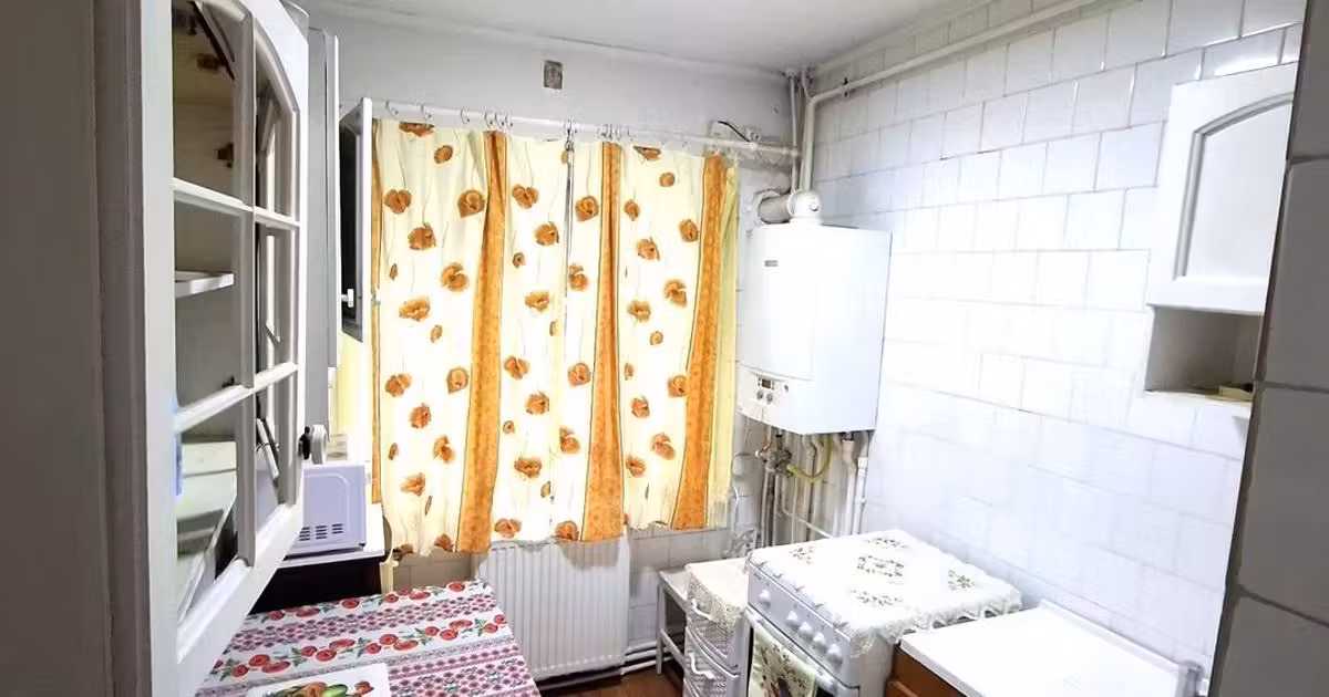 Apartament de vânzare cu 3 camere în zona Gară, Focșani