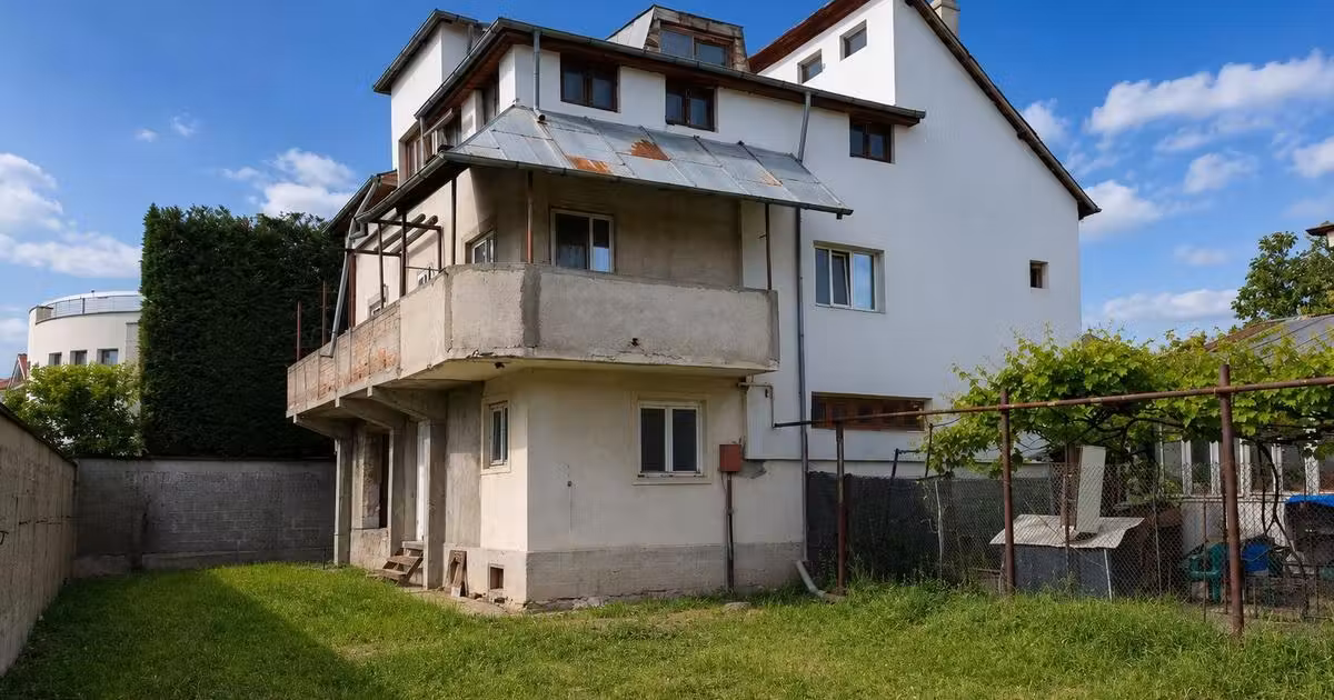 Casă de vânzare cu 6 camere în zona Central, Focșani