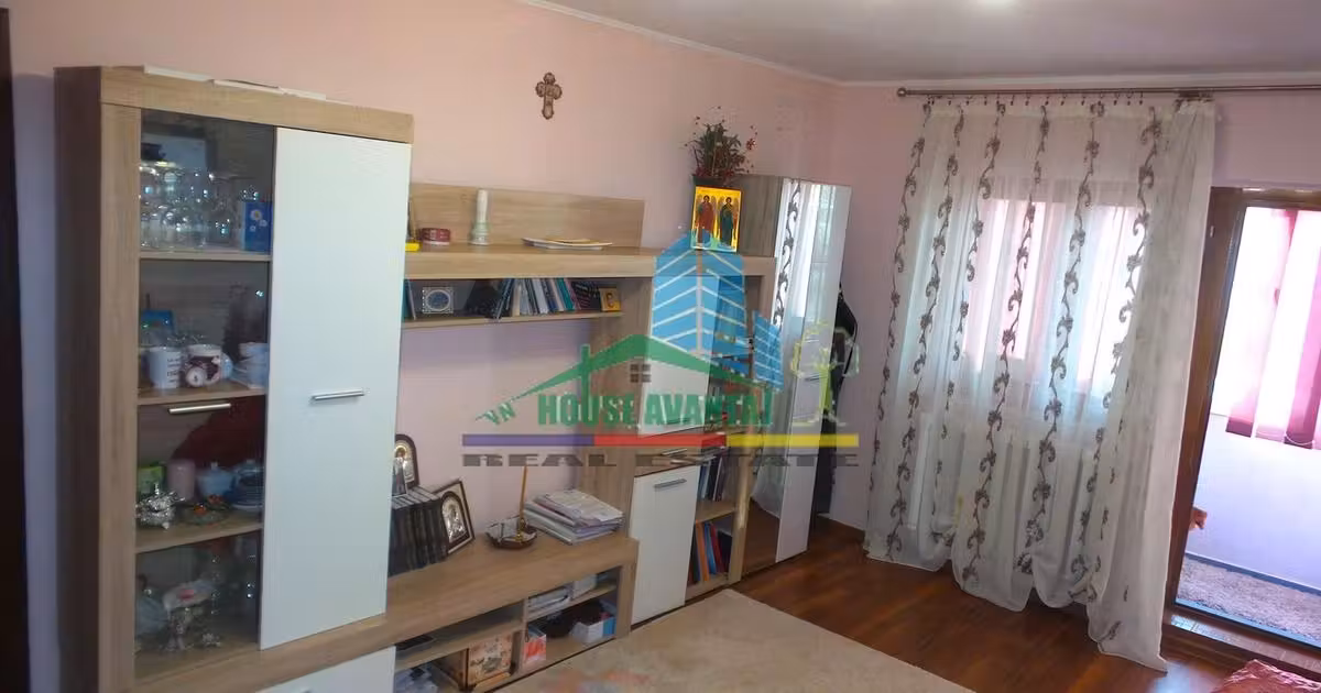Apartament de vânzare cu 6 camere în zona Central, Focșani