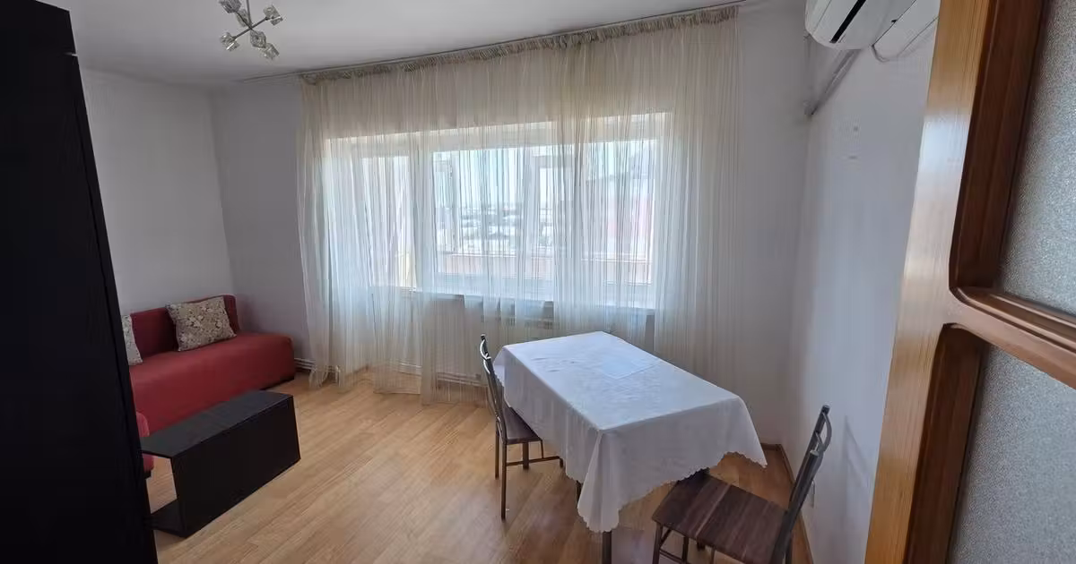 Apartament de vânzare cu 3 camere în zona Central, Focșani