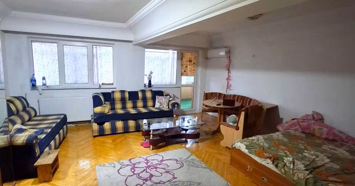 Apartament de vânzare cu 4 camere în zona Ultracentral, Focșani
