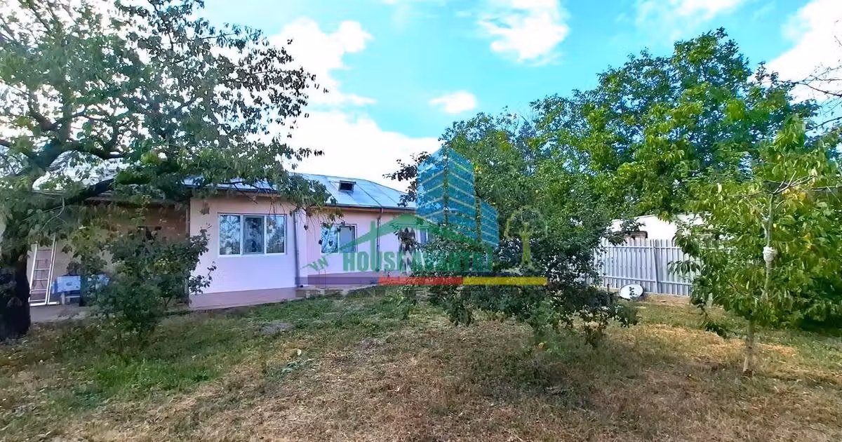 Casă de vânzare cu 3 camere în Cotești