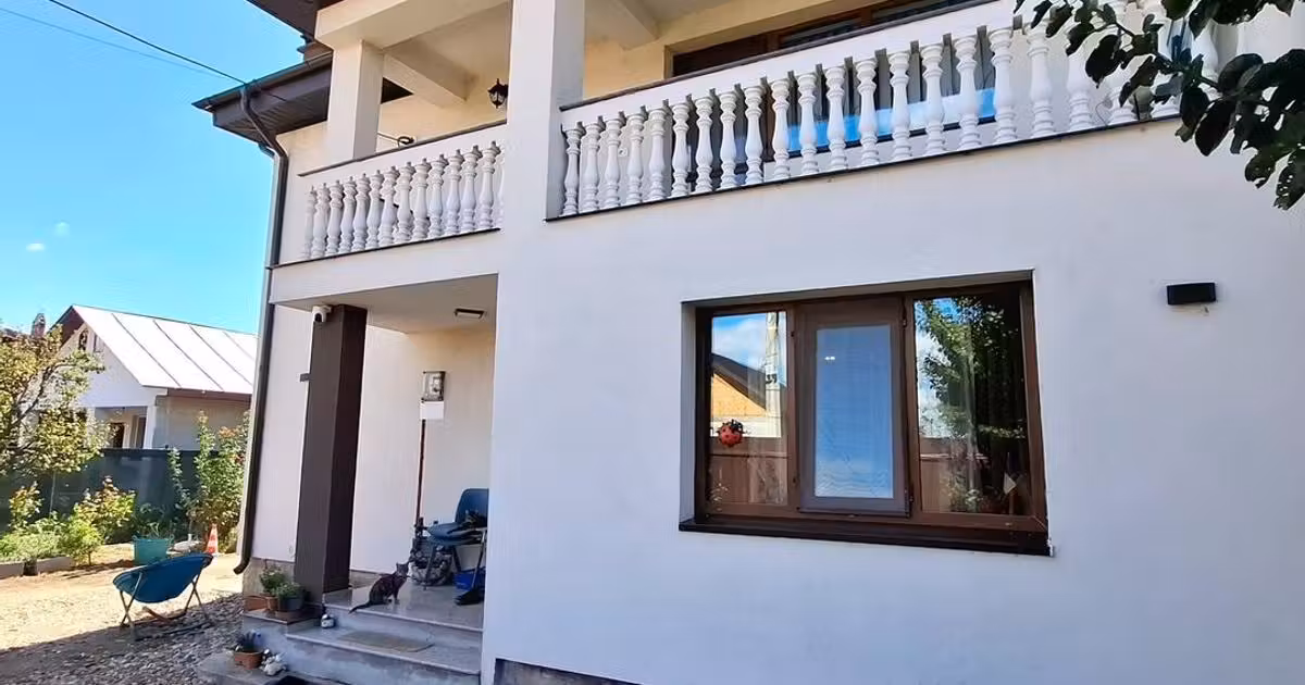 Casă de vânzare cu 7 camere în Câmpineanca