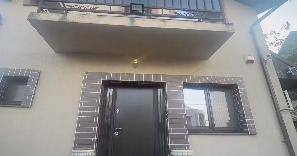 Casă de vânzare cu 5 camere, mobilată în zona Fundeni, Sector 2
