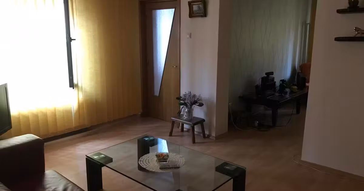 Casă individuală de vânzare cu 3 camere în zona Vatra Luminoasă, Sector 2