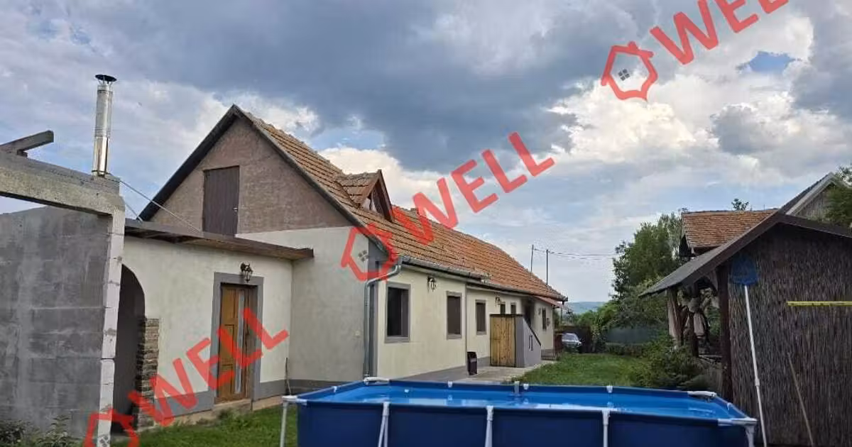 Casă de vânzare cu 4 camere în Sântionlunca