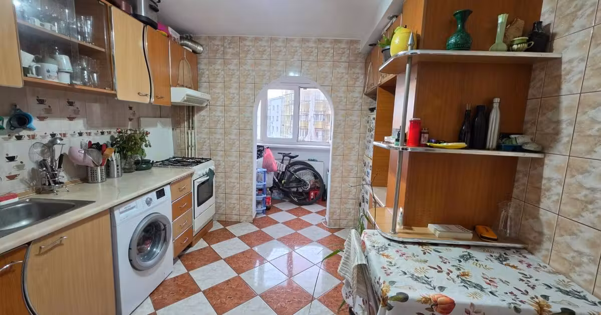 Apartament de vânzare cu 2 camere în zona Baba Novac, Sector 3