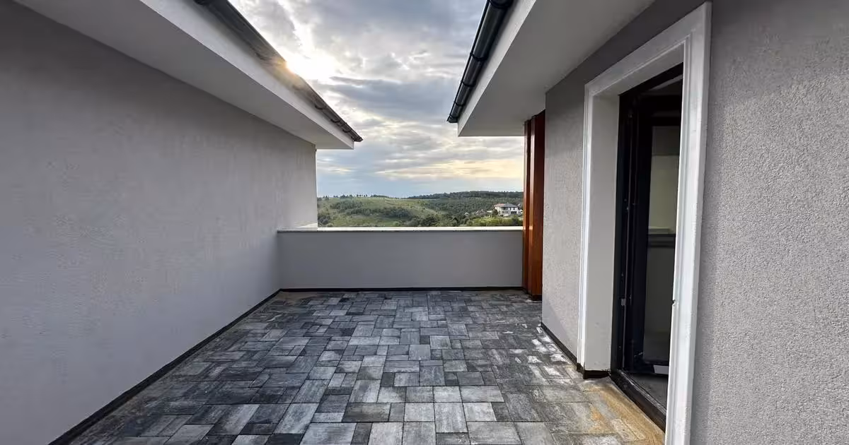 Duplex de vânzare cu 4 camere în Feleacu