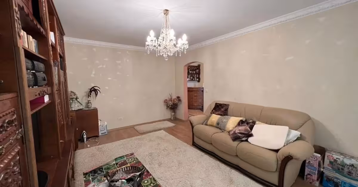 Apartament de vânzare cu 3 camere în zona Central, Focșani