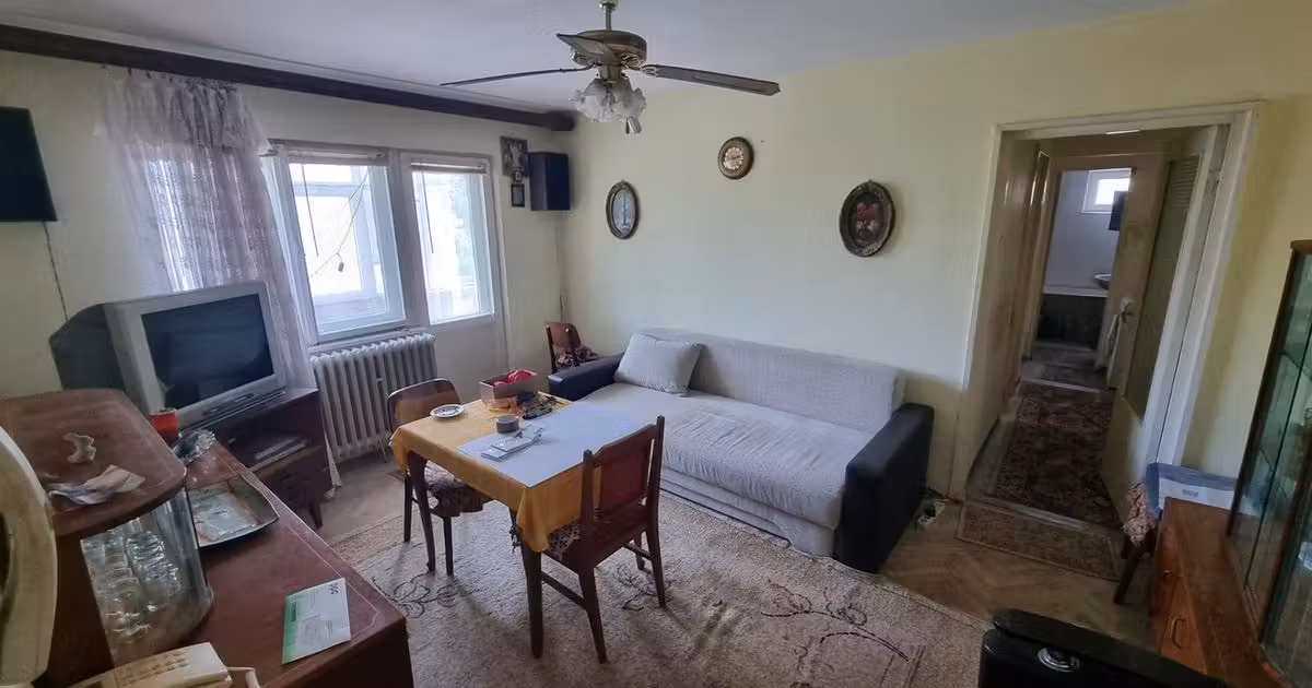 Apartament de vânzare cu 3 camere în zona Km 4-5, Constanța