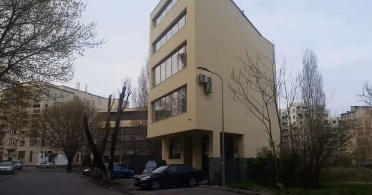 Birou de vânzare de 600 mp, în zona Națiunile Unite, Sector 4