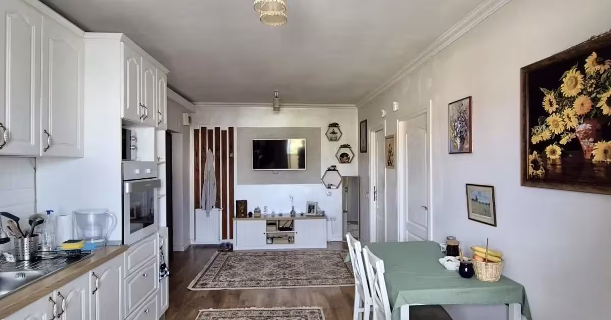 Apartament de vânzare cu 3 camere, mobilat în Florești