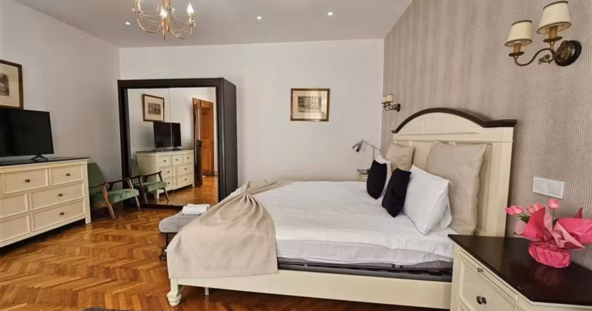 Apartament de vânzare cu 2 camere, mobilat în zona Centrul Istoric, Brașov
