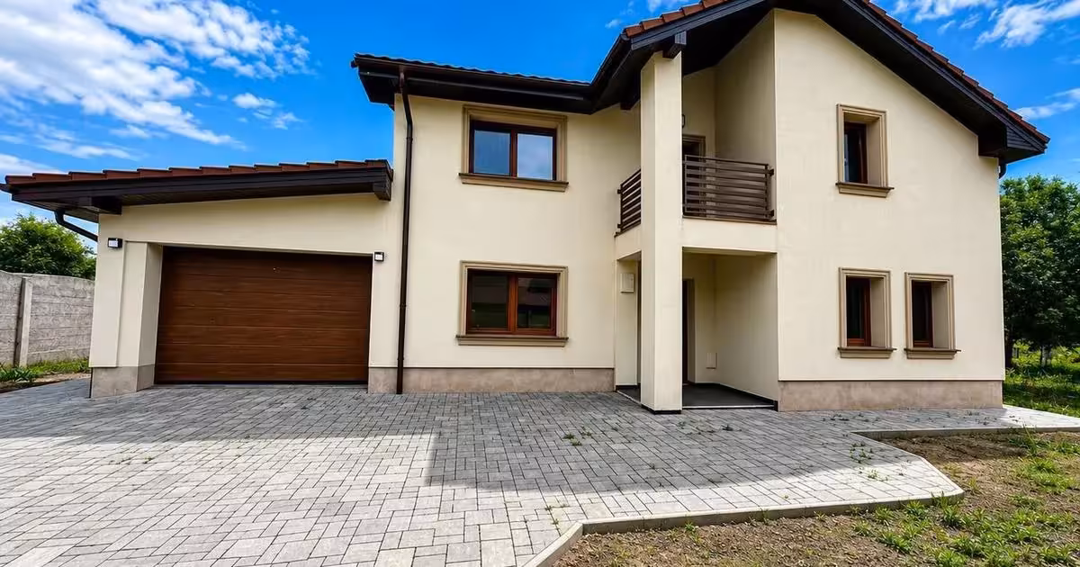 Casă individuală de vânzare cu 7 camere în Giroc
