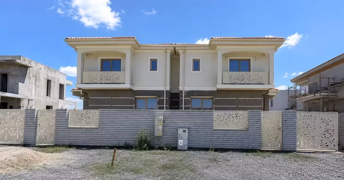 Duplex de vânzare cu 4 camere în Moșnița Nouă