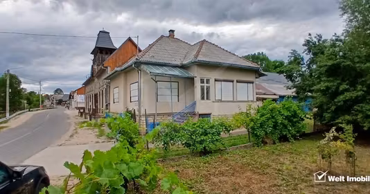 Casă Mănăstireni