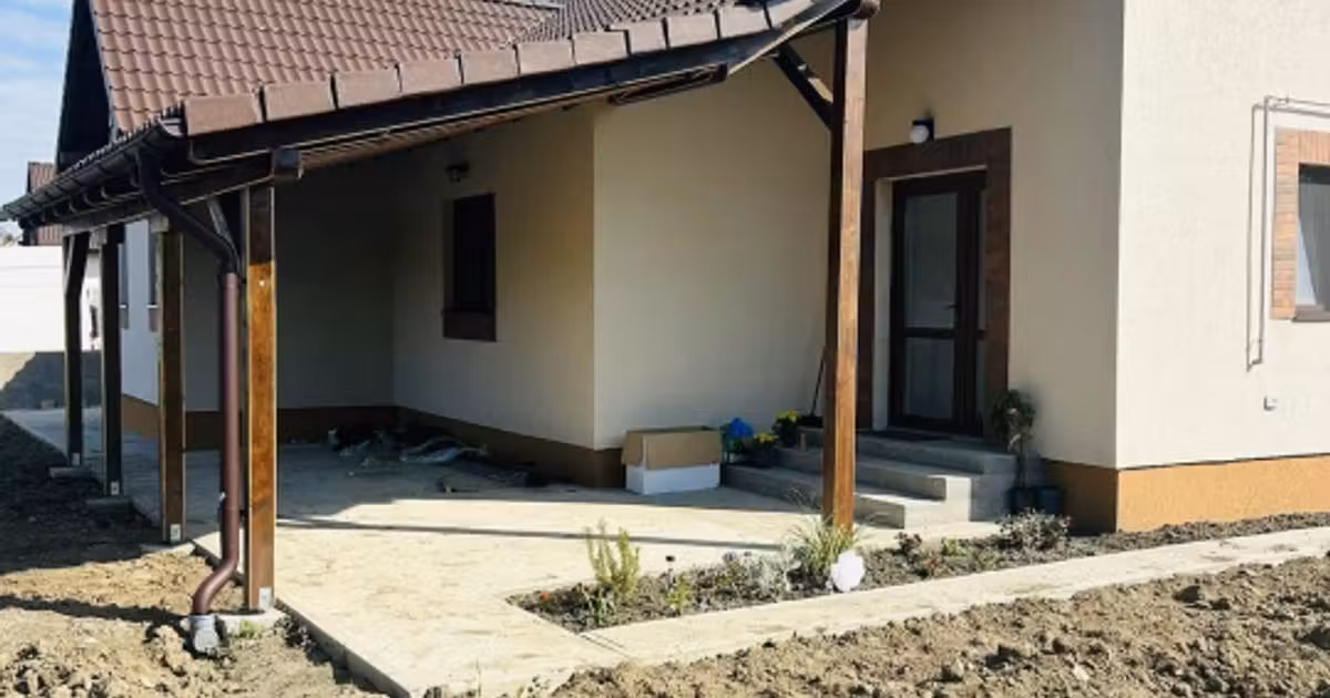 Casă individuală de vânzare cu 4 camere în Utvin