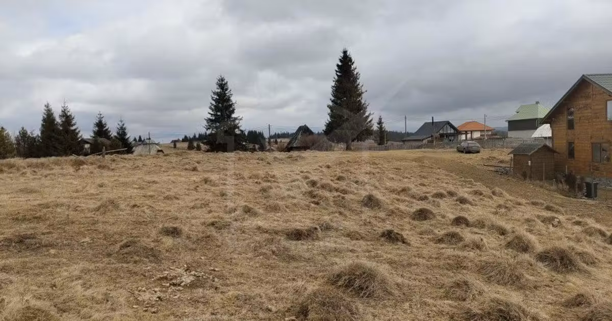 Teren Construcții intravilan de vânzare de 374 mp, în Bălcești (Beliș)
