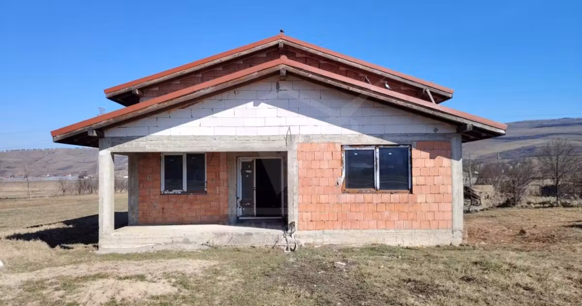 Casă individuală de vânzare cu 5 camere în Gădălin