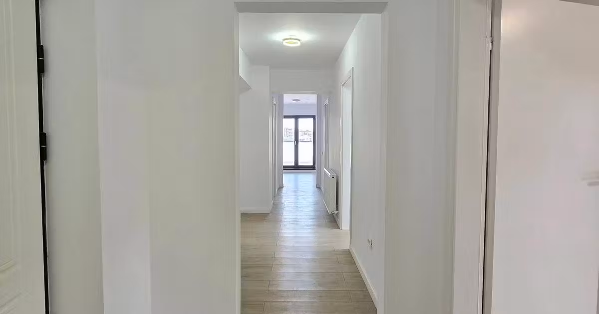 Apartament de vânzare cu 4 camere în Dobroești