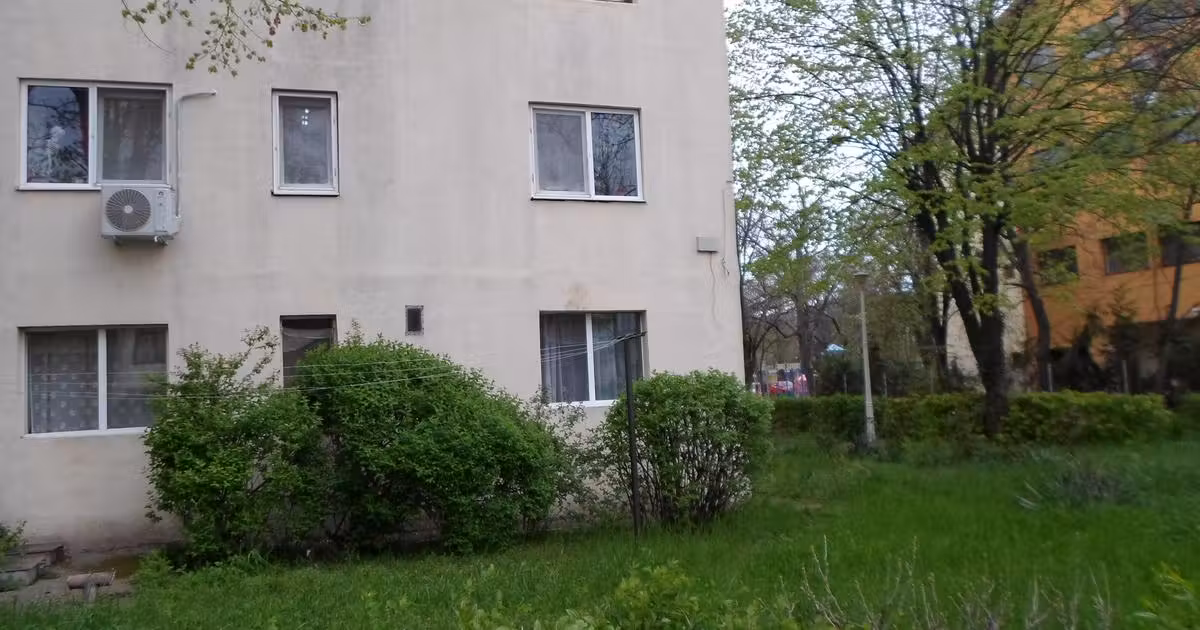 Apartament de vânzare cu 3 camere în zona Cina, Ploiești