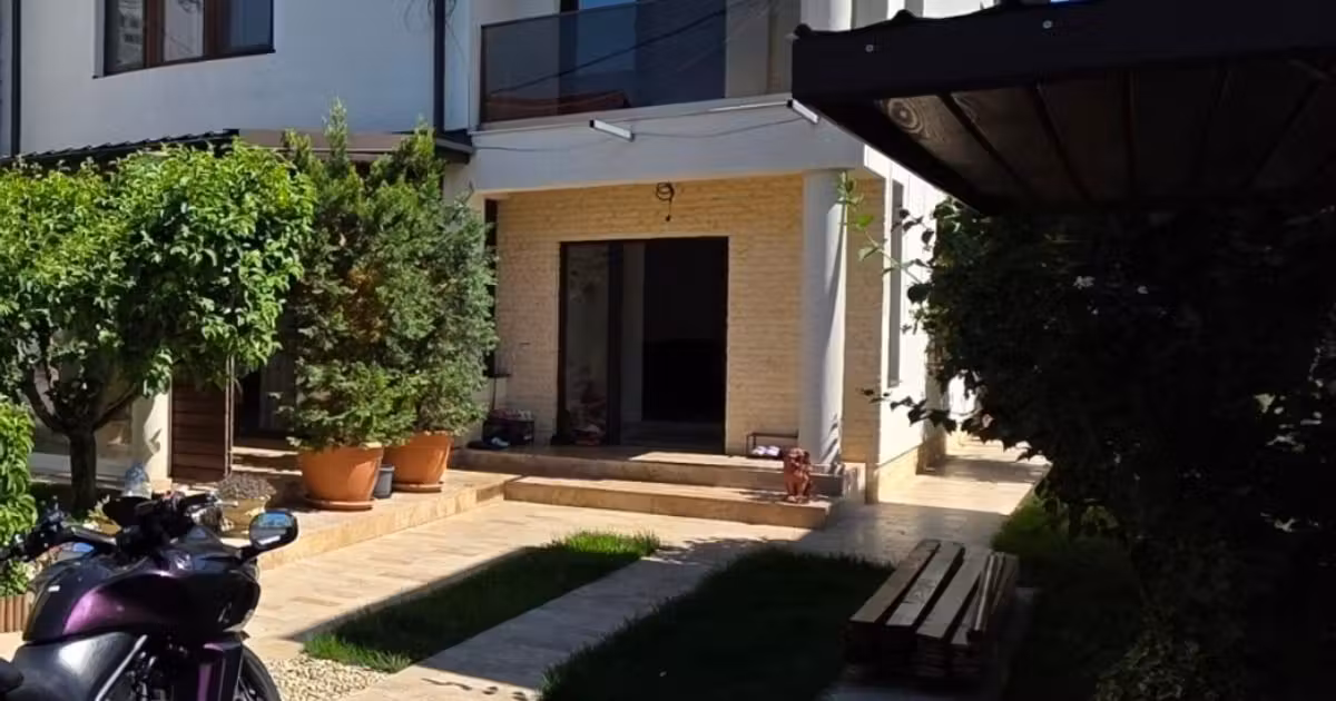 Casă individuală de vânzare cu 5 camere, mobilată în zona Bucureștii Noi, Sector 1