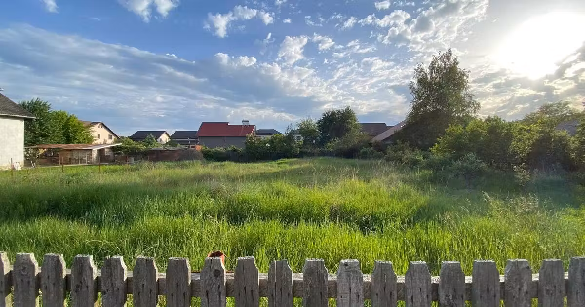 Teren Construcții intravilan de vânzare de 1000 mp, în zona Rolast, Pitești