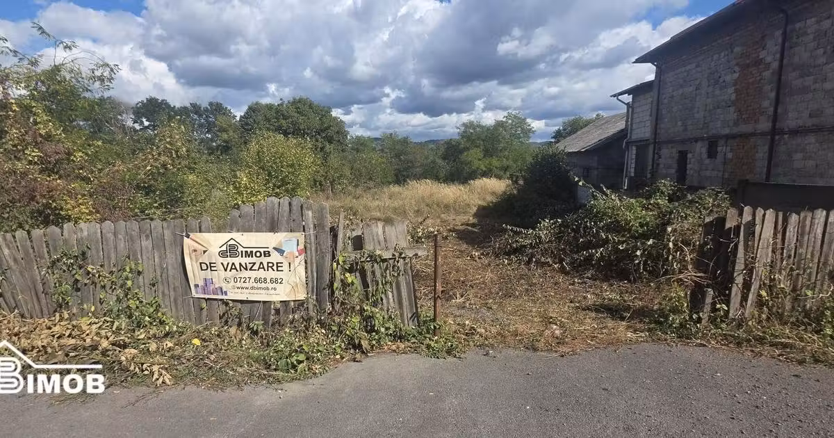 Teren intravilan de vânzare de 858 mp, în Teiș