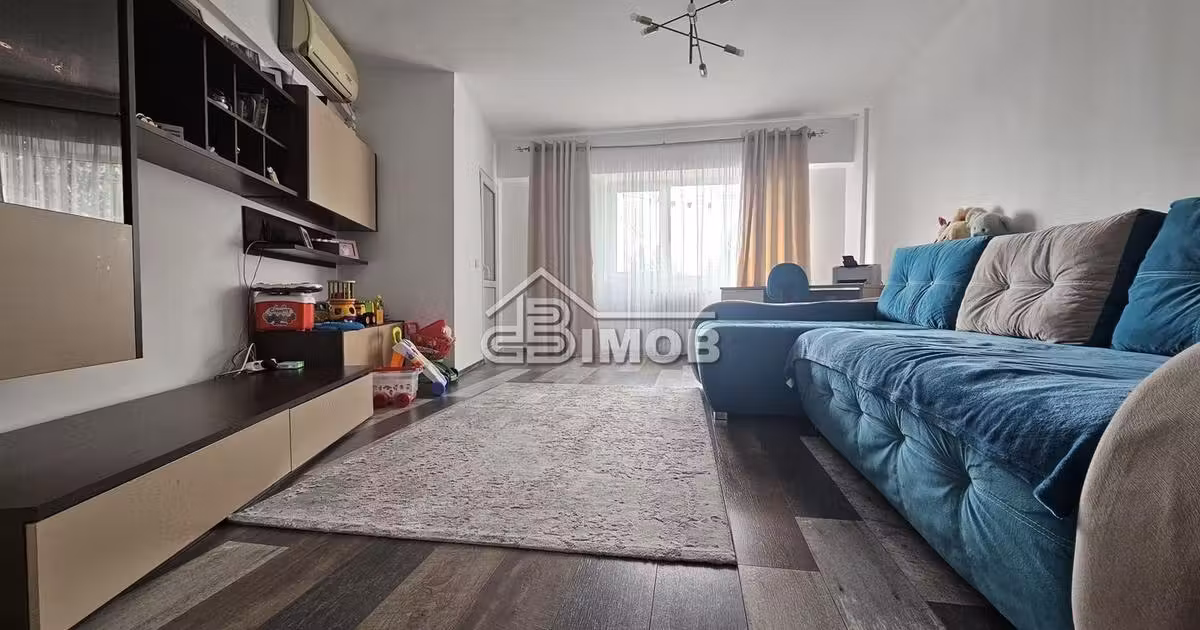 Apartament de vânzare cu 3 camere, mobilat în zona Micro 11, Târgoviște