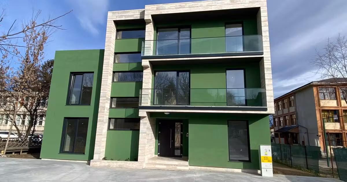 Apartament de vânzare cu 3 camere în zona Negru Vodă, Pitești