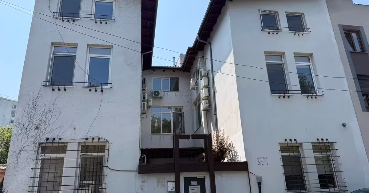 Casă individuală de vânzare cu 12 camere în zona Cotroceni, Sector 5