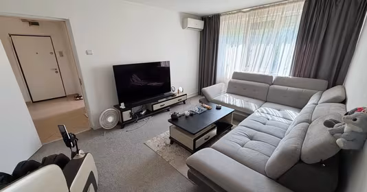 Apartament Titan