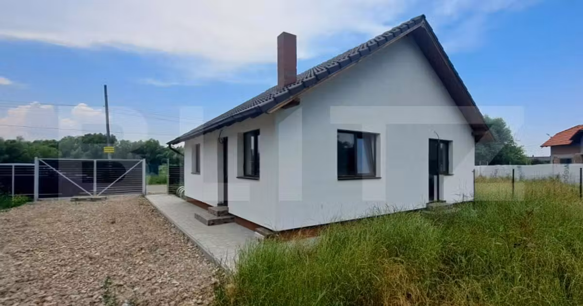 Casă individuală de vânzare cu 3 camere în Lunca Calnicului