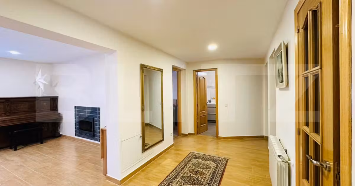 Casă individuală de vânzare cu 6 camere, mobilată în Codlea