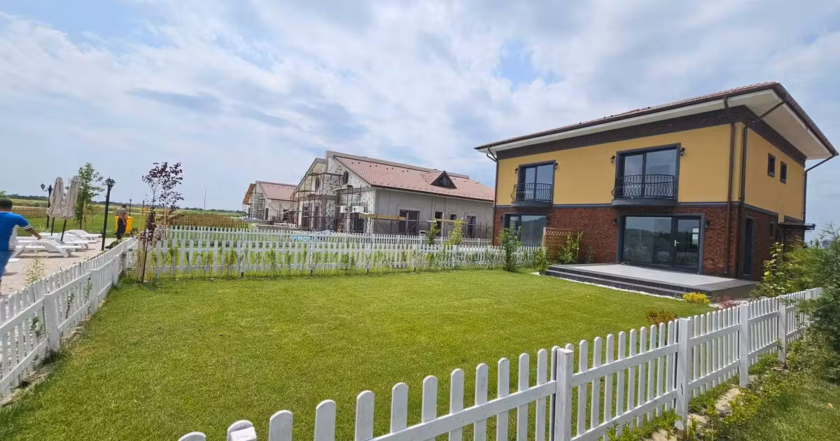 Duplex de vânzare cu 4 camere în Otopeni