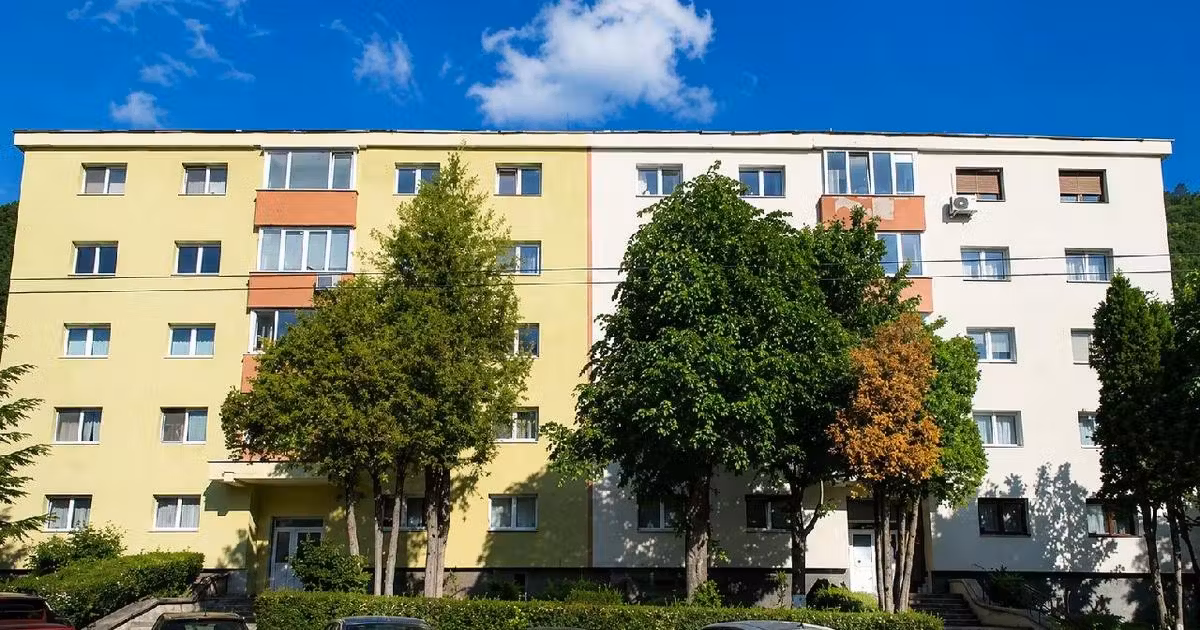 Apartament de vânzare cu 3 camere în zona Răcădău, Brașov